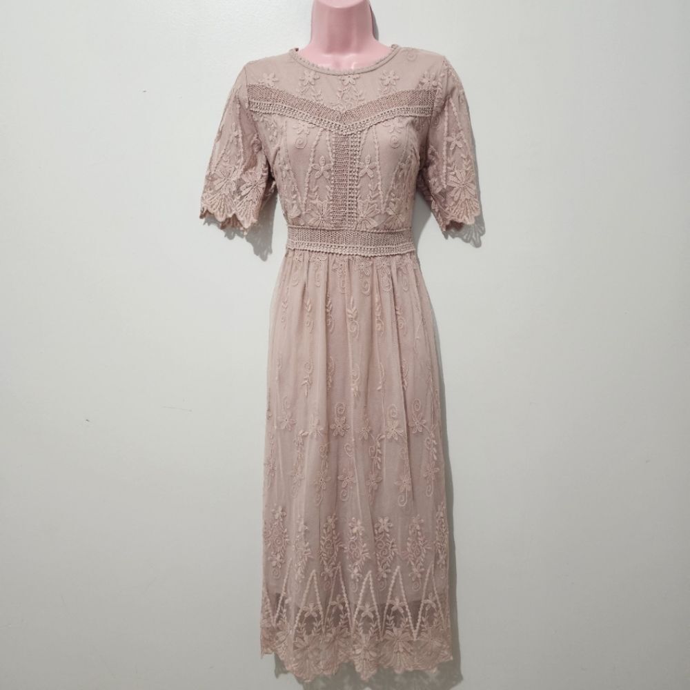 Polagram - Dress Lace Midi Short Sleeve Modest A-line - Size M - Baby Pink